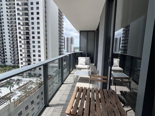 Apartment for sale  Unit #1604 - photo 5605995