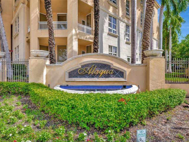 2-bedroom condo for sale in Aventura - 3001 NE 185th St 114 - MondialRealty