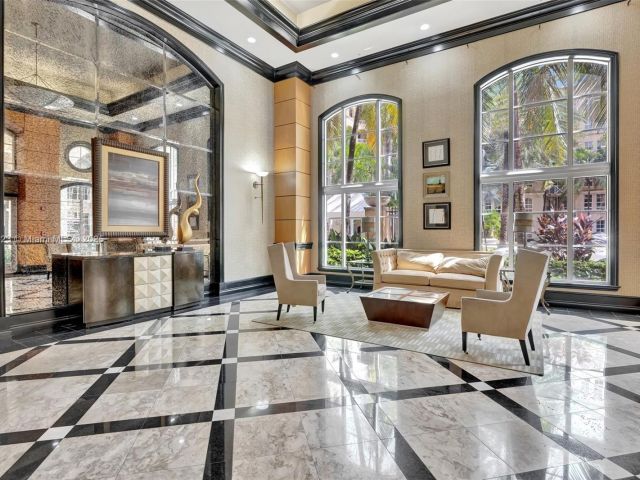 2-bedroom condo for sale in Aventura - 3001 NE 185th St 114 - MondialRealty