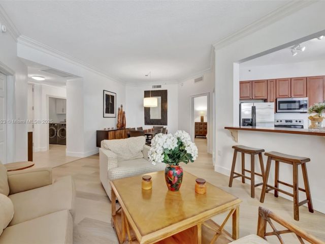 2-bedroom condo for sale in Aventura - 3001 NE 185th St 114 - MondialRealty