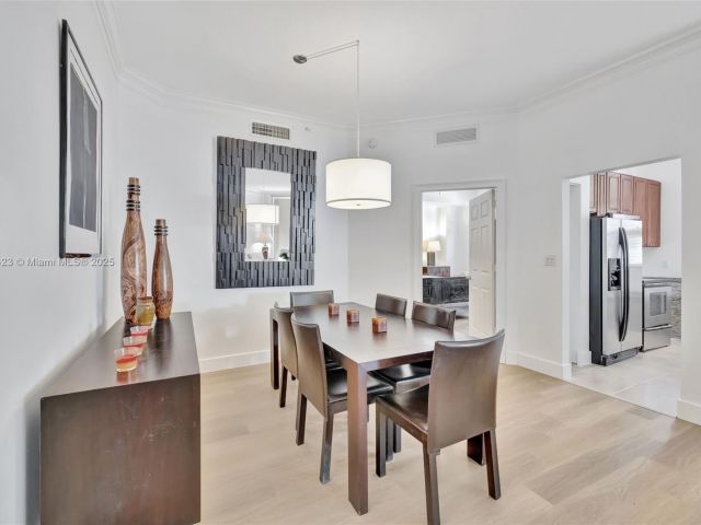 2-bedroom condo for sale in Aventura - 3001 NE 185th St 114 - MondialRealty