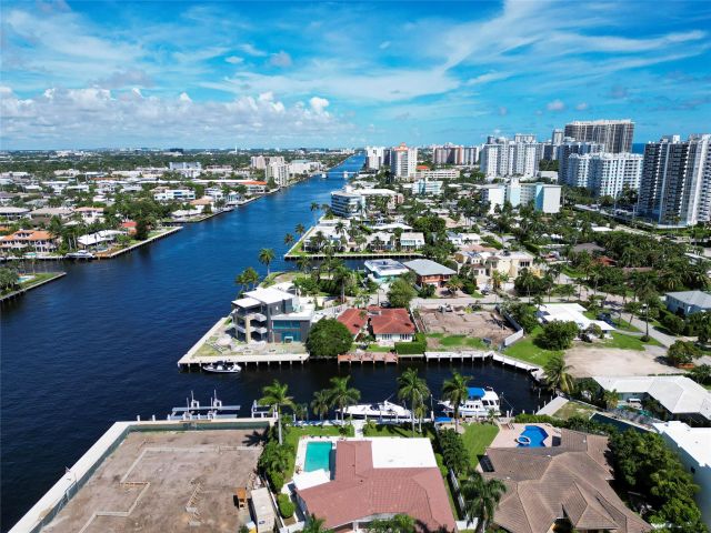 Home for sale at 3108 NE 26th ST - photo 5762092