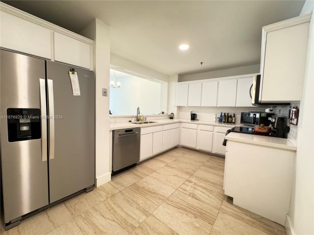 Apartment for rent  Unit #324 - photo 5647899