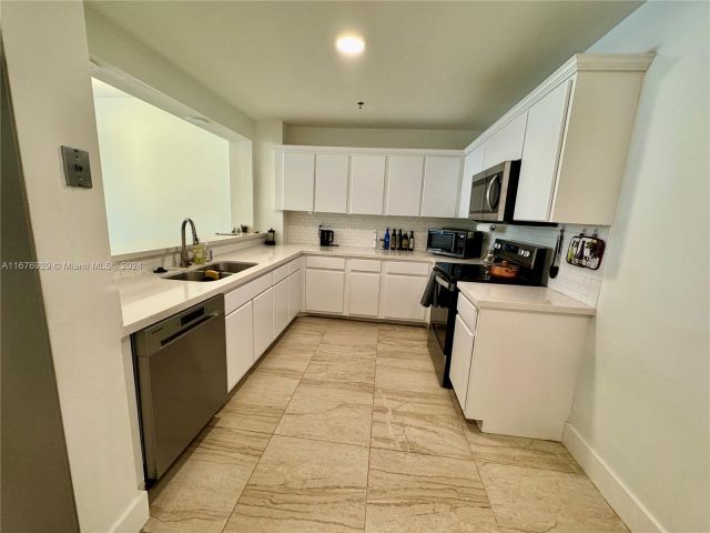 Apartment for rent  Unit #324 - photo 5647900