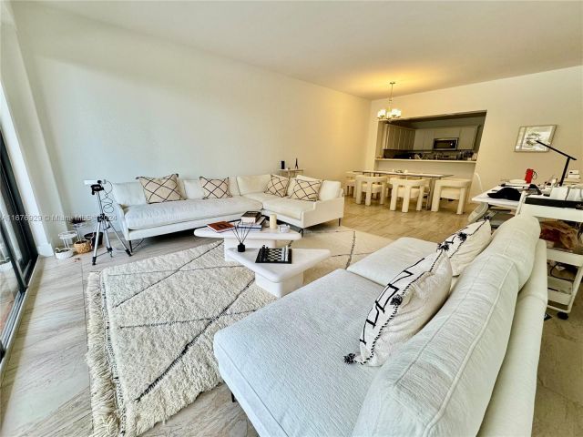 Apartment for rent  Unit #324 - photo 5647907