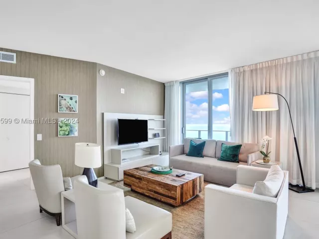 3-bedroom condo for sale in Hollywood - 4111 S Ocean Dr 1201 - MondialRealty