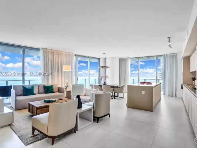 3-bedroom condo for sale in Hollywood - 4111 S Ocean Dr 1201 - MondialRealty