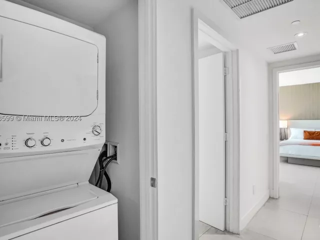 3-bedroom condo for sale in Hollywood - 4111 S Ocean Dr 1201 - MondialRealty