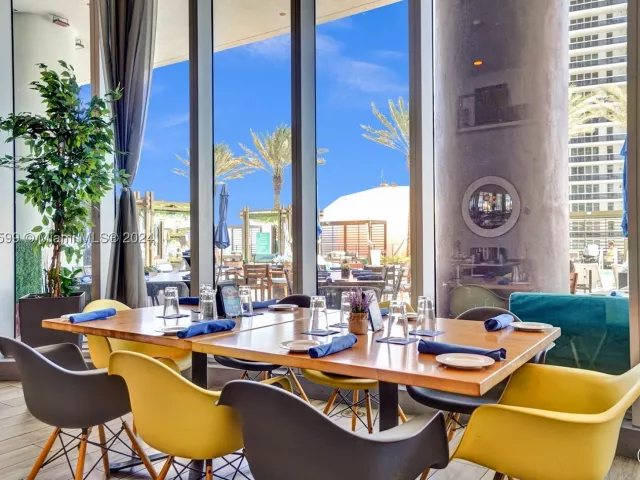 3-bedroom condo for sale in Hollywood - 4111 S Ocean Dr 1201 - MondialRealty