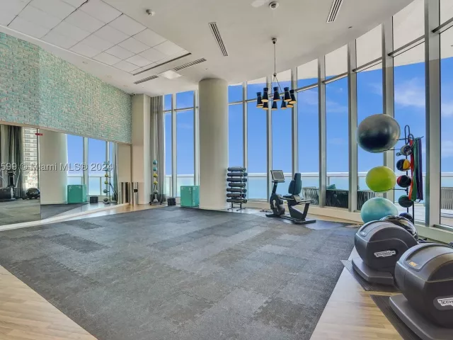 3-bedroom condo for sale in Hollywood - 4111 S Ocean Dr 1201 - MondialRealty