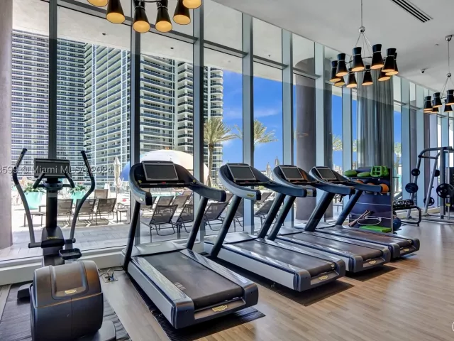 3-bedroom condo for sale in Hollywood - 4111 S Ocean Dr 1201 - MondialRealty
