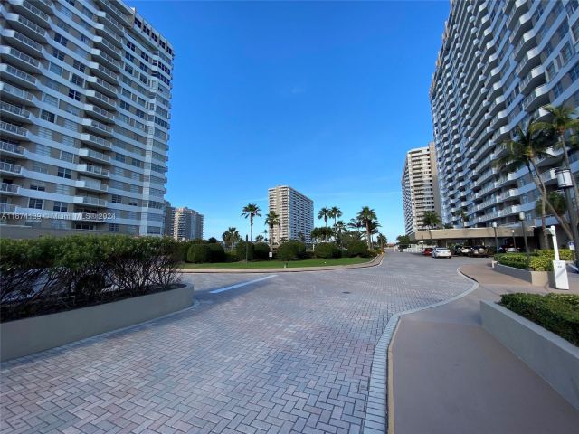 1-bedroom condo for sale in Hallandale Beach - 1965 S Ocean Dr 4D - MondialRealty