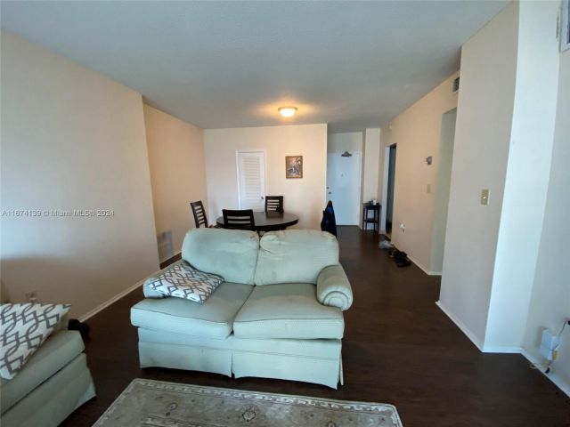 1-bedroom condo for sale in Hallandale Beach - 1965 S Ocean Dr 4D - MondialRealty