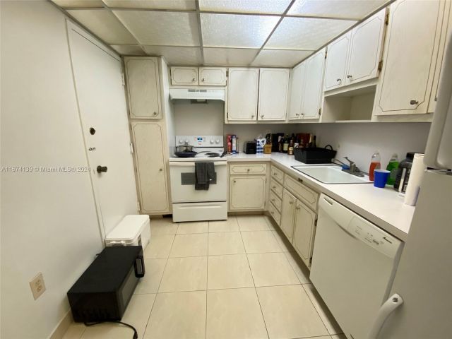 1-bedroom condo for sale in Hallandale Beach - 1965 S Ocean Dr 4D - MondialRealty