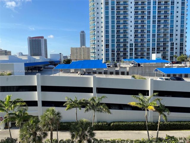 1-bedroom condo for sale in Hallandale Beach - 1965 S Ocean Dr 4D - MondialRealty
