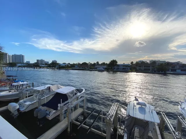 1-bedroom condo for sale in Hallandale Beach - 1965 S Ocean Dr 4D - MondialRealty