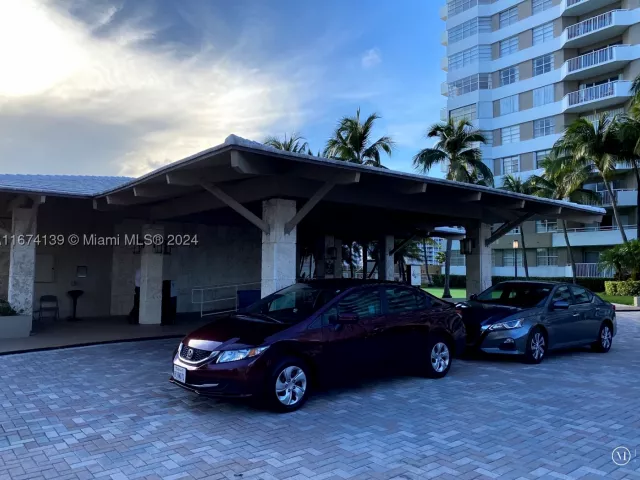 1-bedroom condo for sale in Hallandale Beach - 1965 S Ocean Dr 4D - MondialRealty