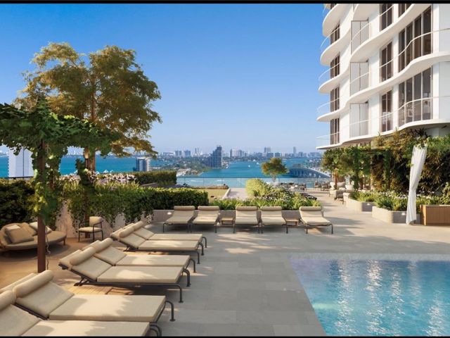 4-bedroom condo for sale in Miami - 1400 Biscayne Boulevard 5104 - MondialRealty