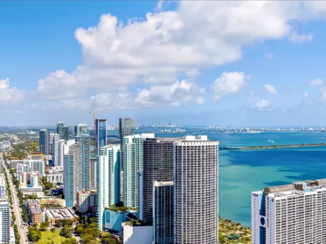 2-bedroom condo for sale in Miami - 1400 Biscayne Boulevard 305 - MondialRealty