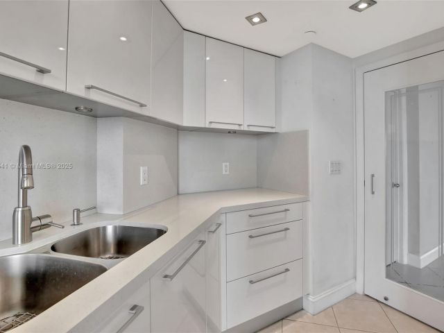 Apartment for sale  Unit #2209 - photo 5687452