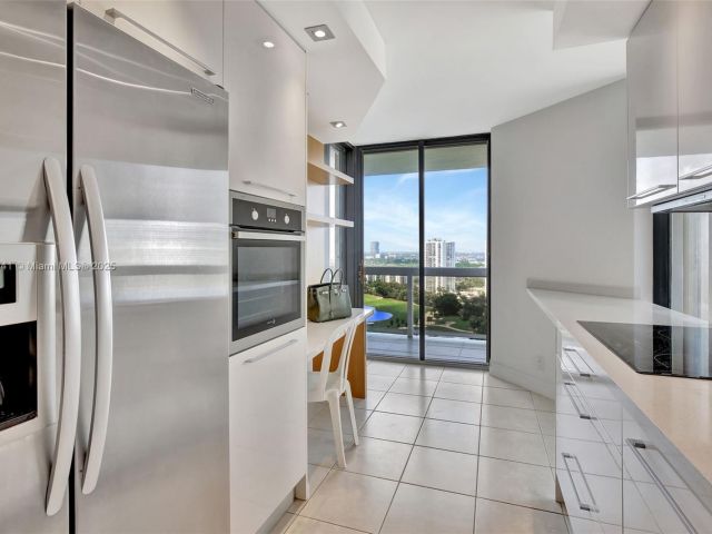 Apartment for sale  Unit #2209 - photo 5687458