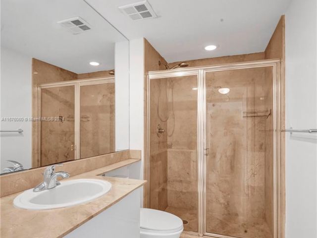 Apartment for sale  Unit #3521 - photo 5638628