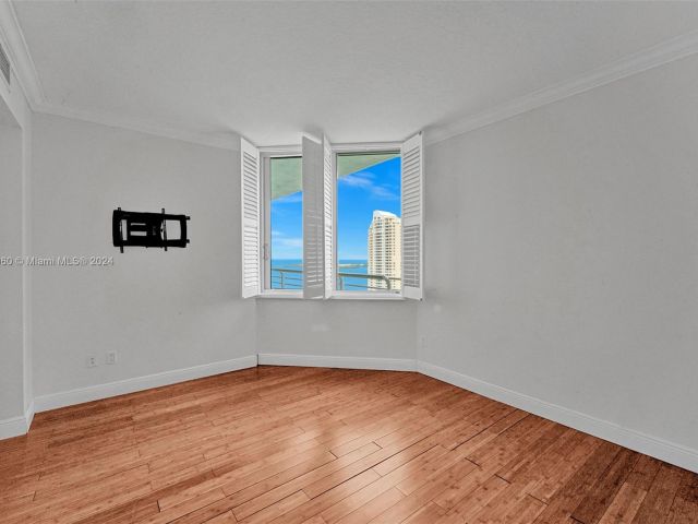 Apartment for sale  Unit #3521 - photo 5638631