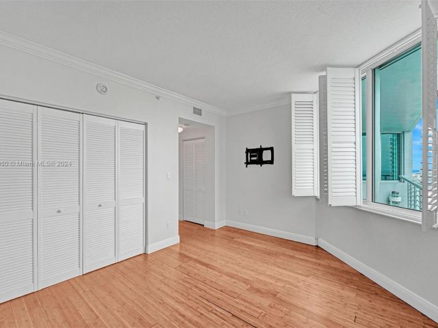 Apartment for sale  Unit #3521 - photo 5638632