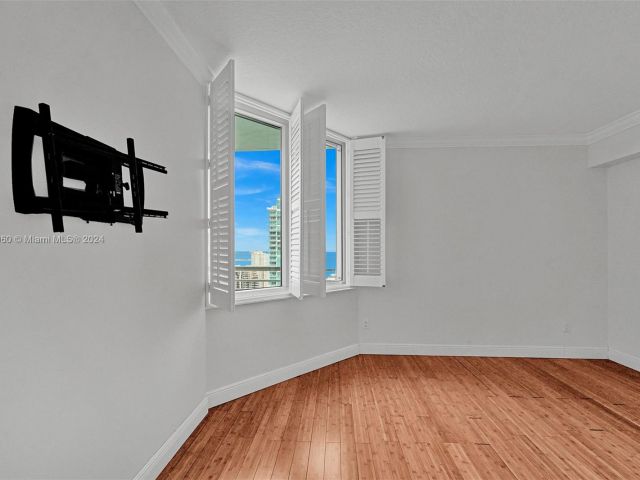 Apartment for sale  Unit #3521 - photo 5638633