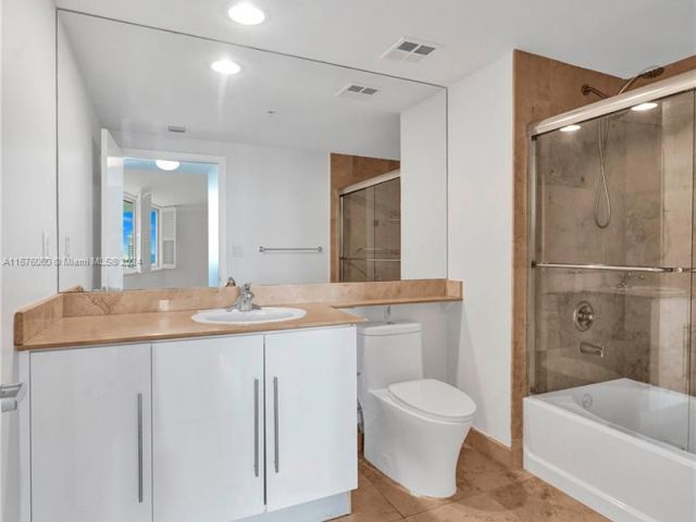 Apartment for sale  Unit #3521 - photo 5638636