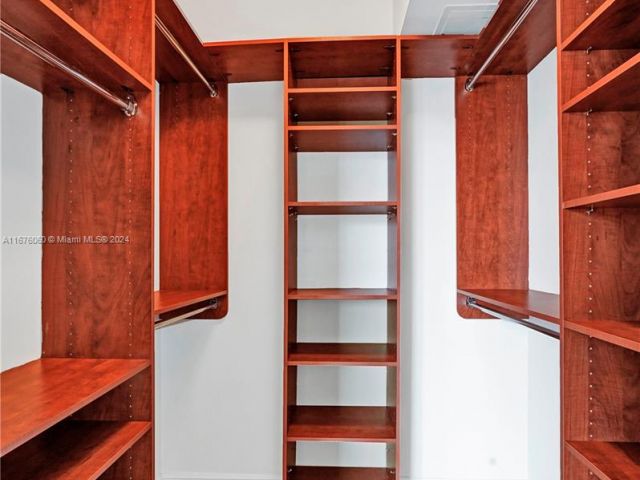 Apartment for sale  Unit #3521 - photo 5638637