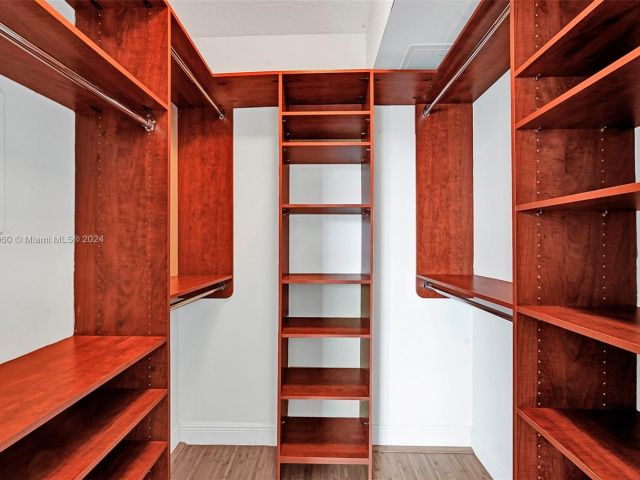 Apartment for sale  Unit #3521 - photo 5638638