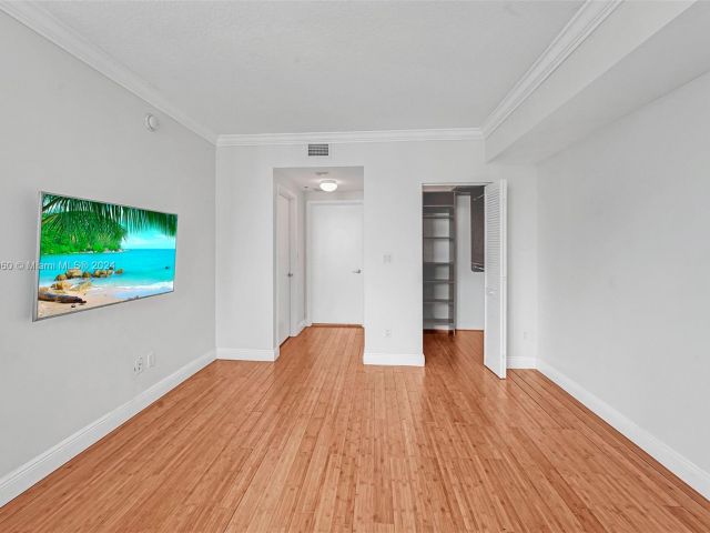 Apartment for sale  Unit #3521 - photo 5638639