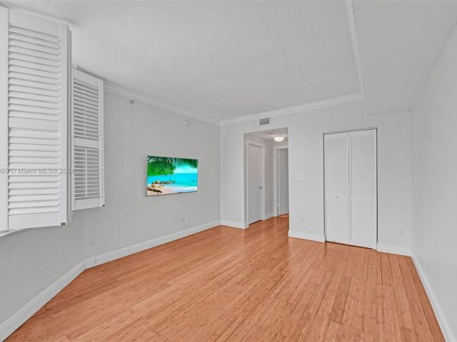 Apartment for sale  Unit #3521 - photo 5638641