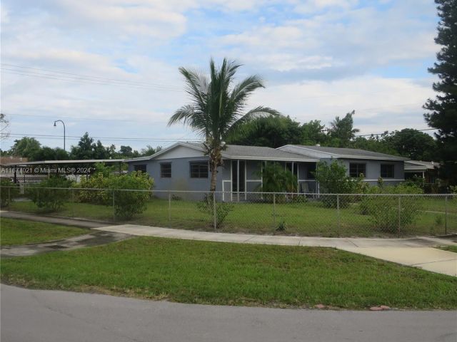 Home for sale at 19021 NW 12th Ct - photo 5576775