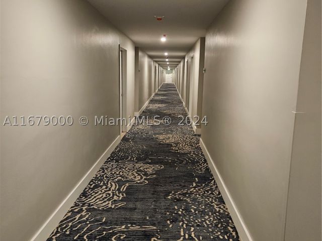 1-bedroom condo for rent in Miami Beach - 5601 Collins Ave 1605 - MondialRealty