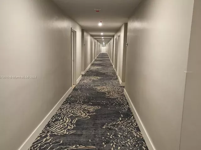 1-bedroom condo for rent in Miami Beach - 5601 Collins Ave 1605 - MondialRealty