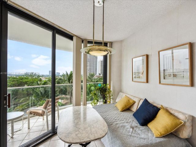 Apartment for sale  Unit #702 - photo 5642057