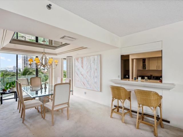 Apartment for sale  Unit #702 - photo 5642061