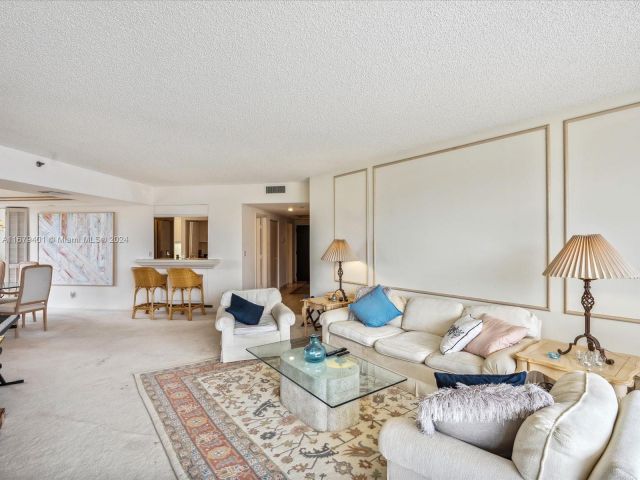 Apartment for sale  Unit #702 - photo 5642062