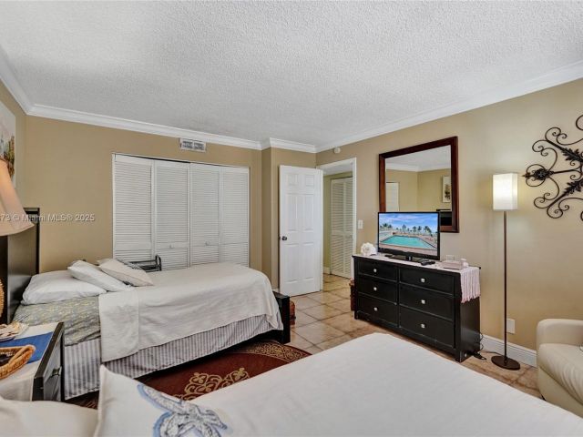 Apartment for sale  Unit #701 - photo 5629470