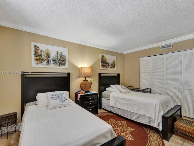 Apartment for sale  Unit #701 - photo 5629471