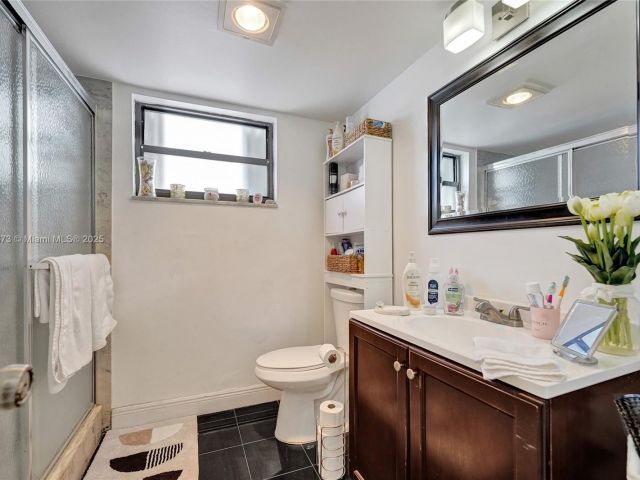 Apartment for sale  Unit #701 - photo 5629475