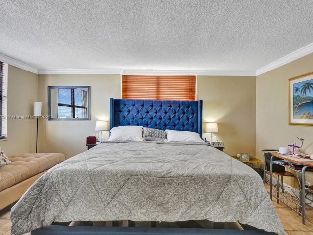 Apartment for sale  Unit #701 - photo 5629482