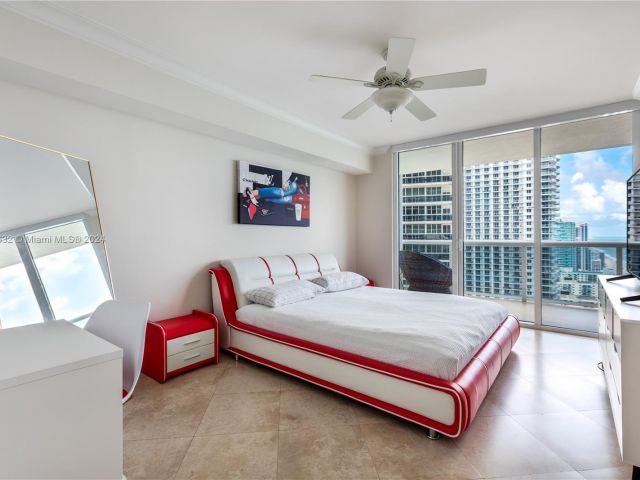 Apartment for sale  Unit #3511 - photo 6776092