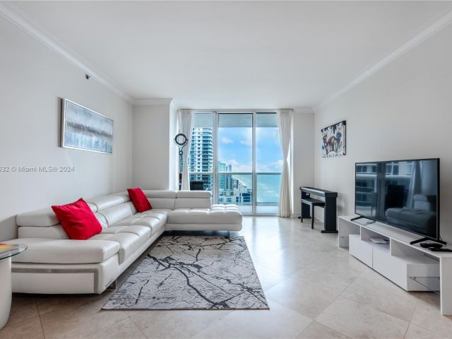 Apartment for sale  Unit #3511 - photo 6776094