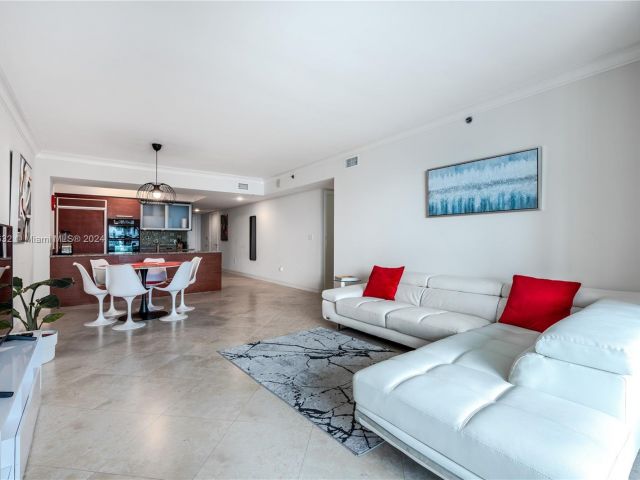 Apartment for sale  Unit #3511 - photo 6776095