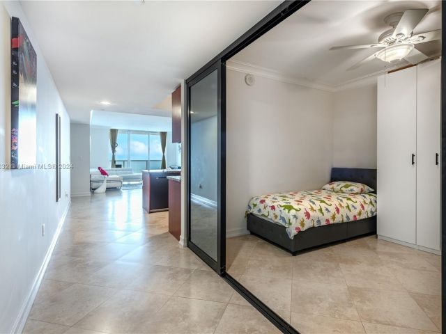 Apartment for sale  Unit #3511 - photo 6776098