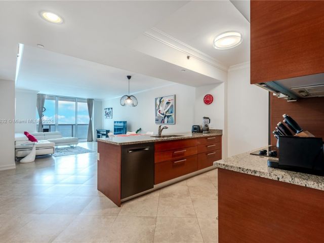 Apartment for sale  Unit #3511 - photo 6776107