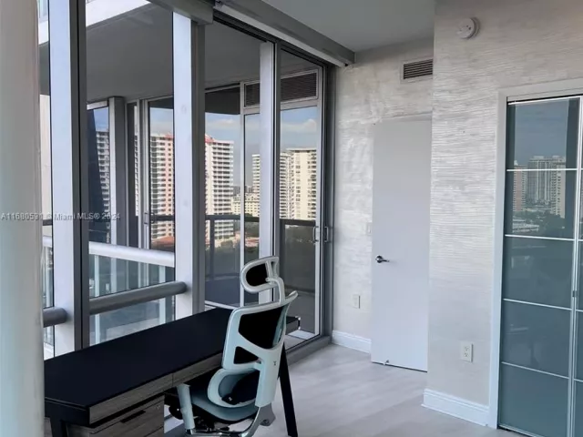 Apartment for sale  Unit #1208 - photo 5671102